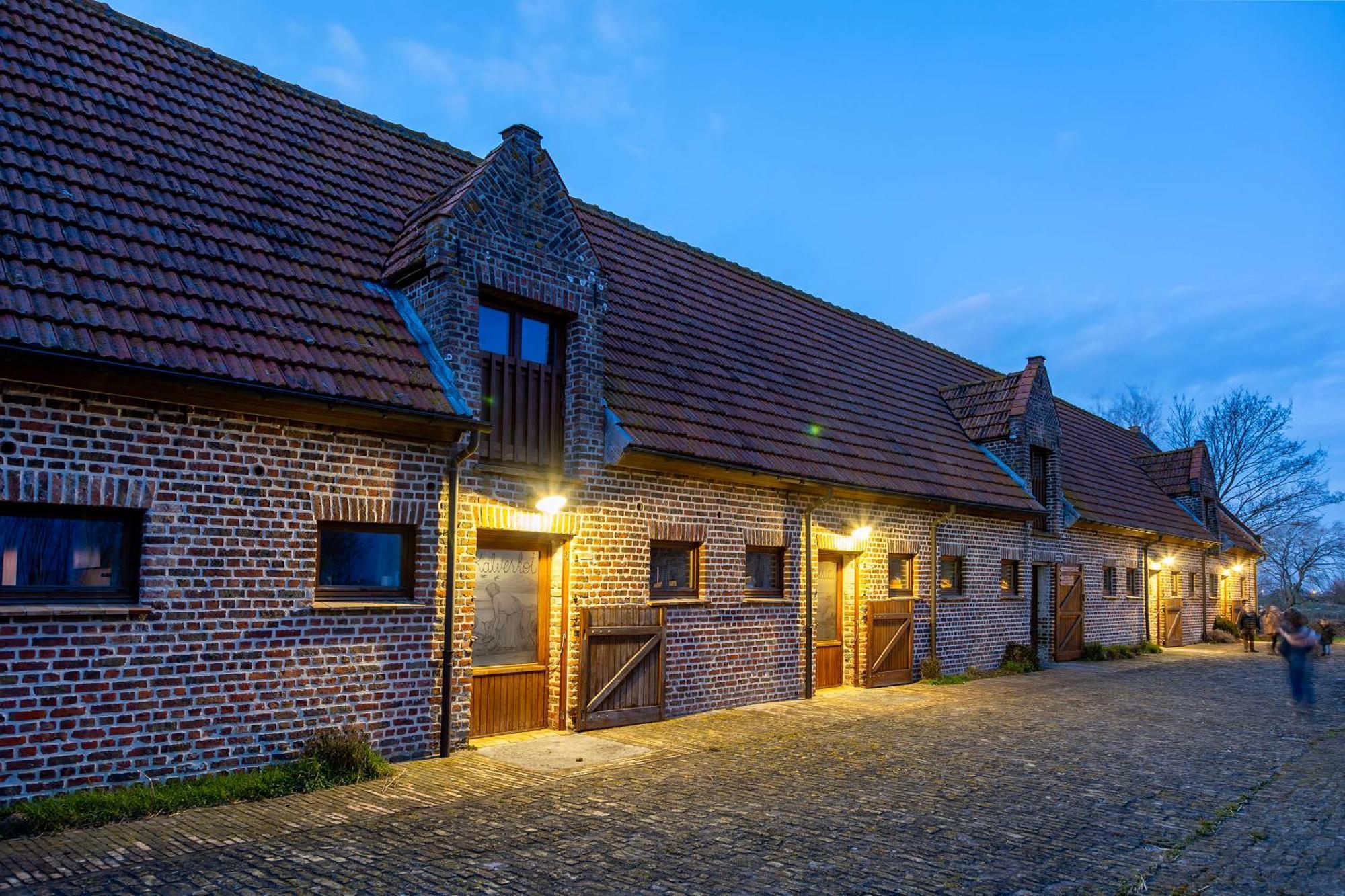 Holiday Home 'T Hof Der Witte Damen Veurne Esterno foto