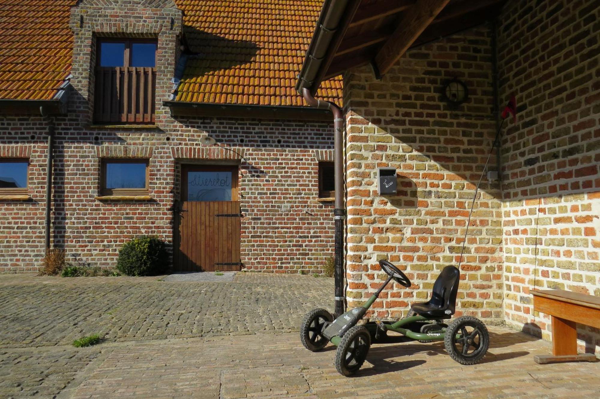 Holiday Home 'T Hof Der Witte Damen Veurne Esterno foto